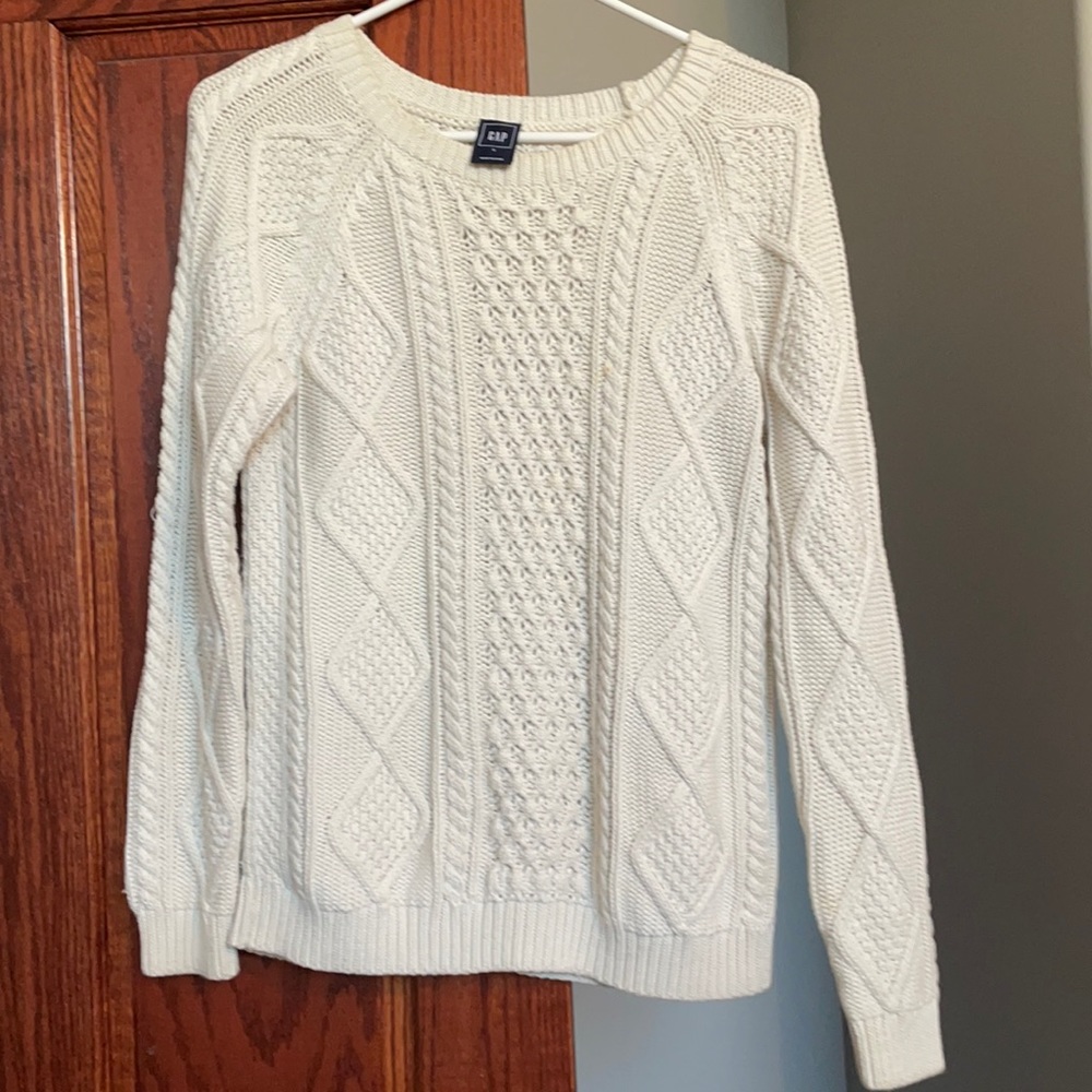 Gap sweater size small